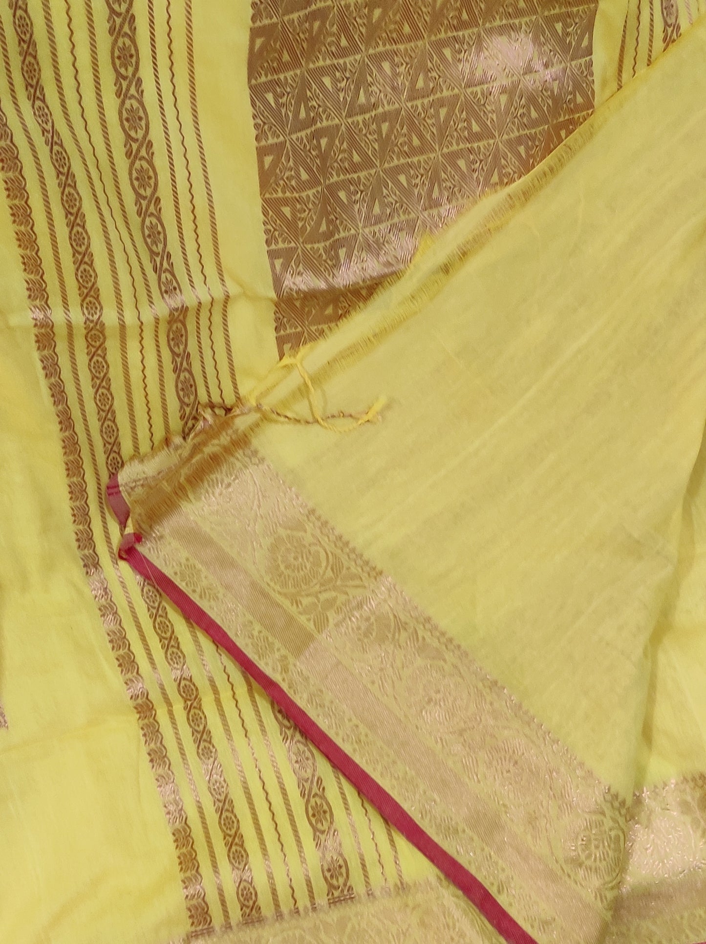 Aarohini – Light Yellow Rich Cotton Handloom Saree