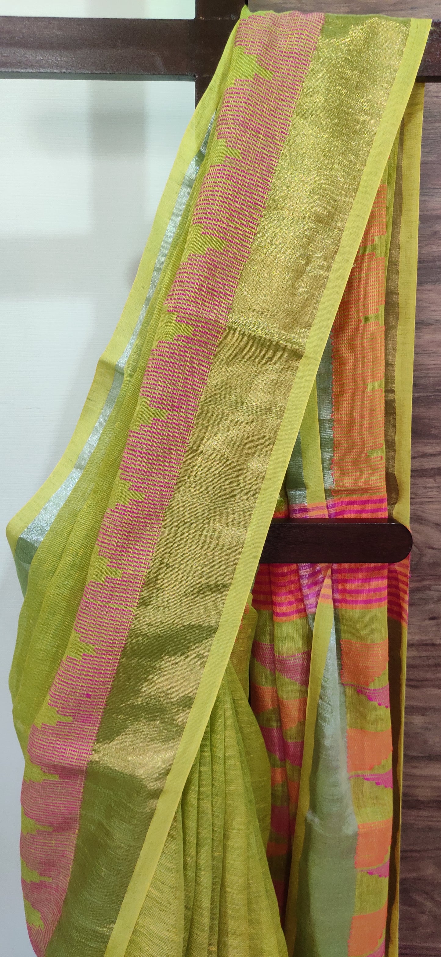 Light Green Temple Border Linen Handloom Saree