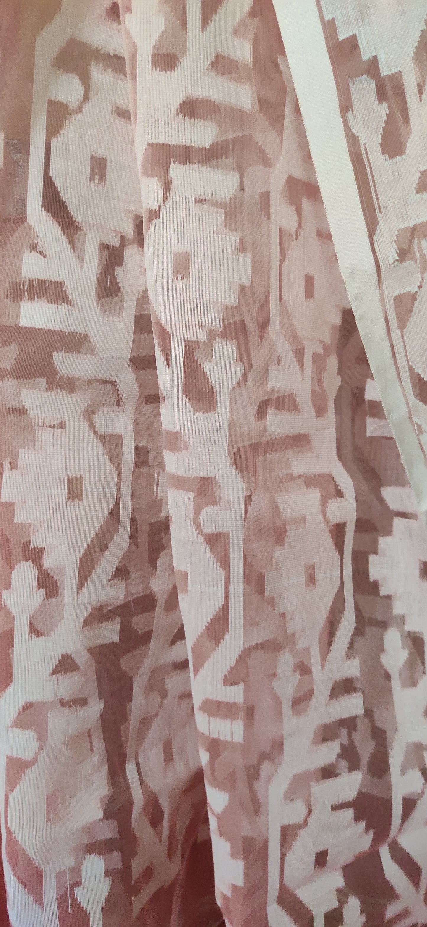 Peach Muslin Threaded cut work motif done Jamdani Saree