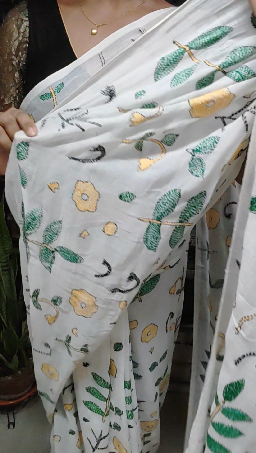 All Over Body Handmade Kantha Stitch Done Off-White Mul Cotton Saree