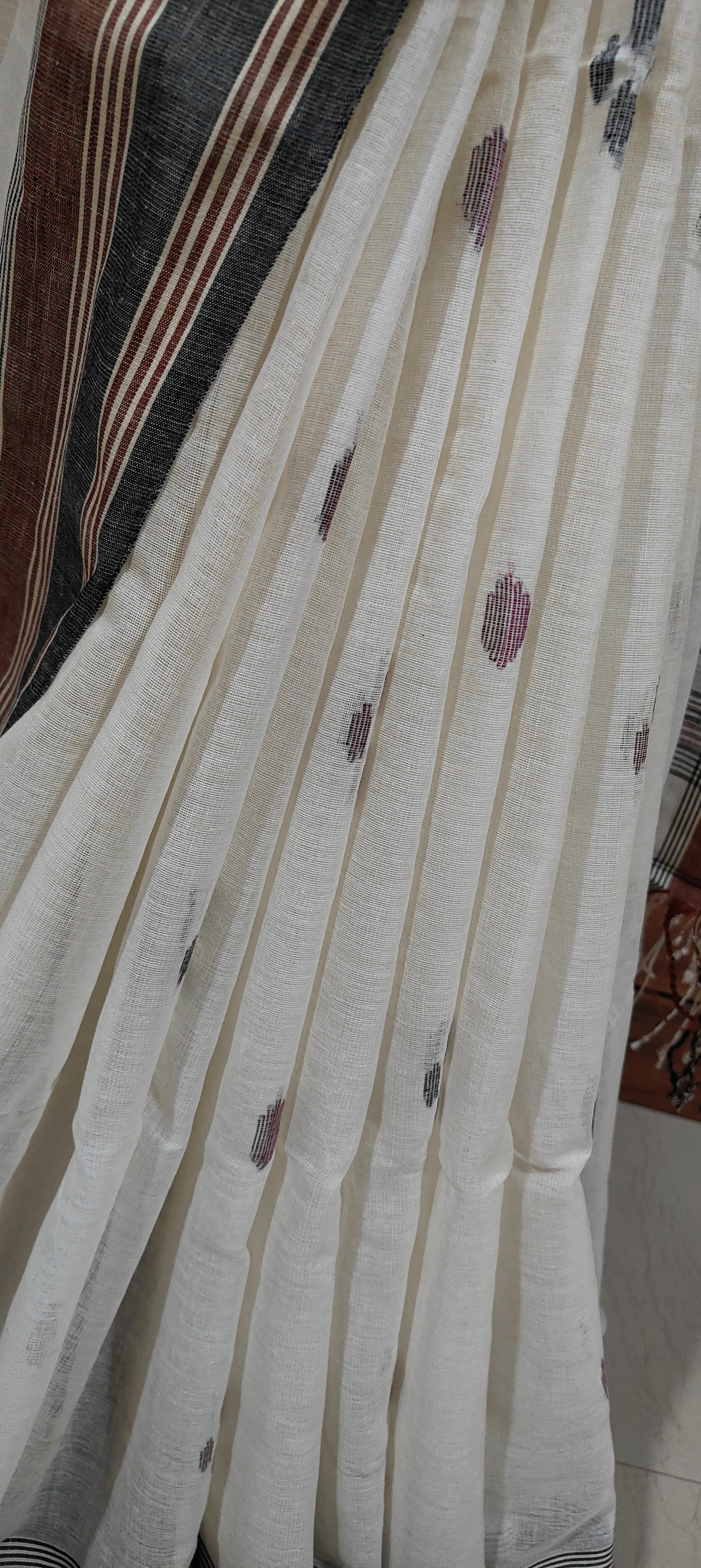 Rekhashree – Off White Handloom Khadi Cotton Saree