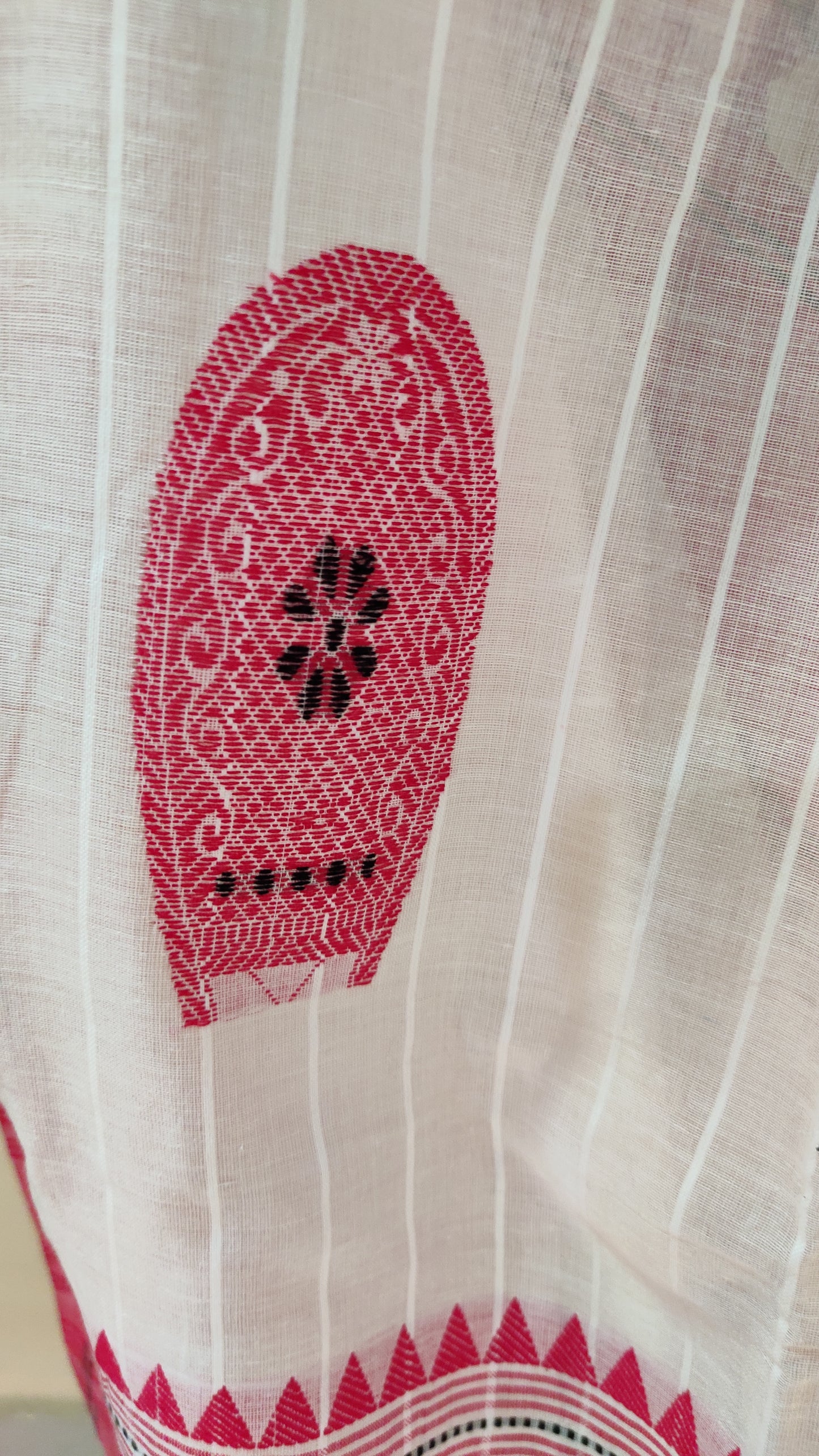 Vaidehi – Classic White Red Cotton Saree