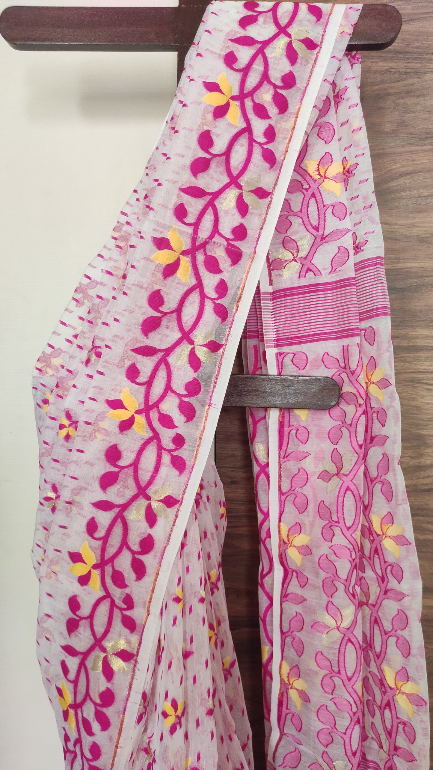 Jamdani Inspired White-Pink Silk Cotton Handloom Saree