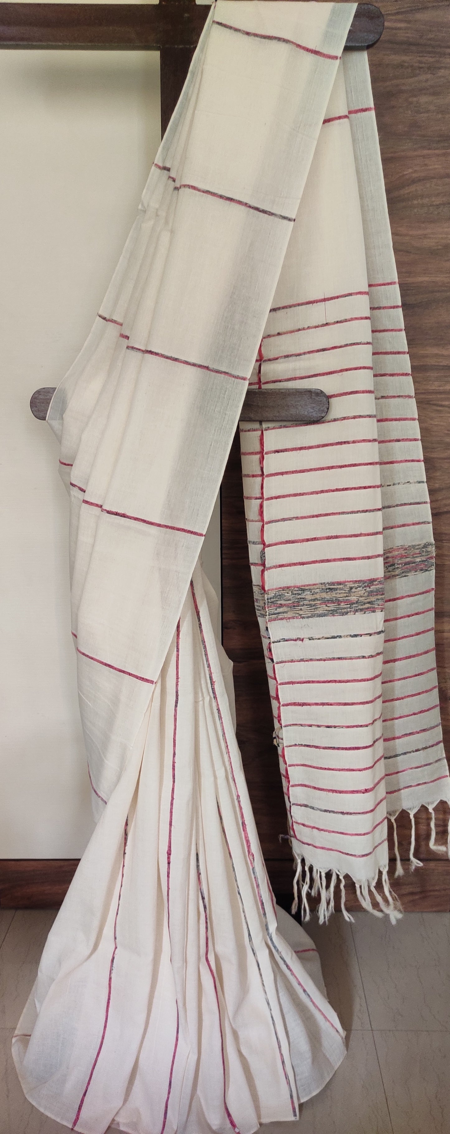 Plain Off-White Khesh Cotton Saree