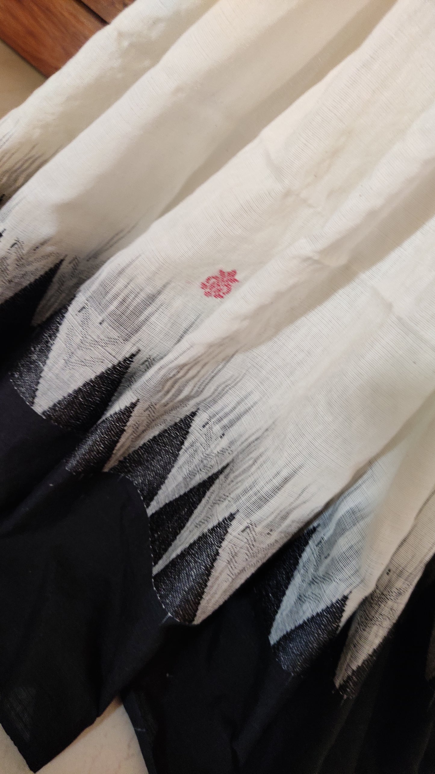 Ishira – Off White Fine Cotton Saree