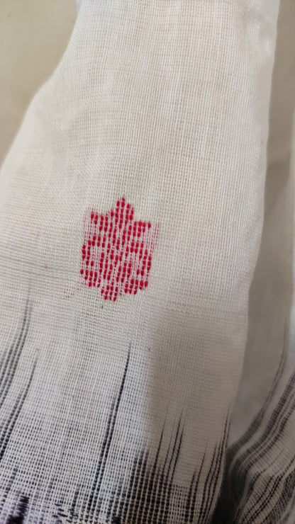Ishira – Off White Fine Cotton Saree