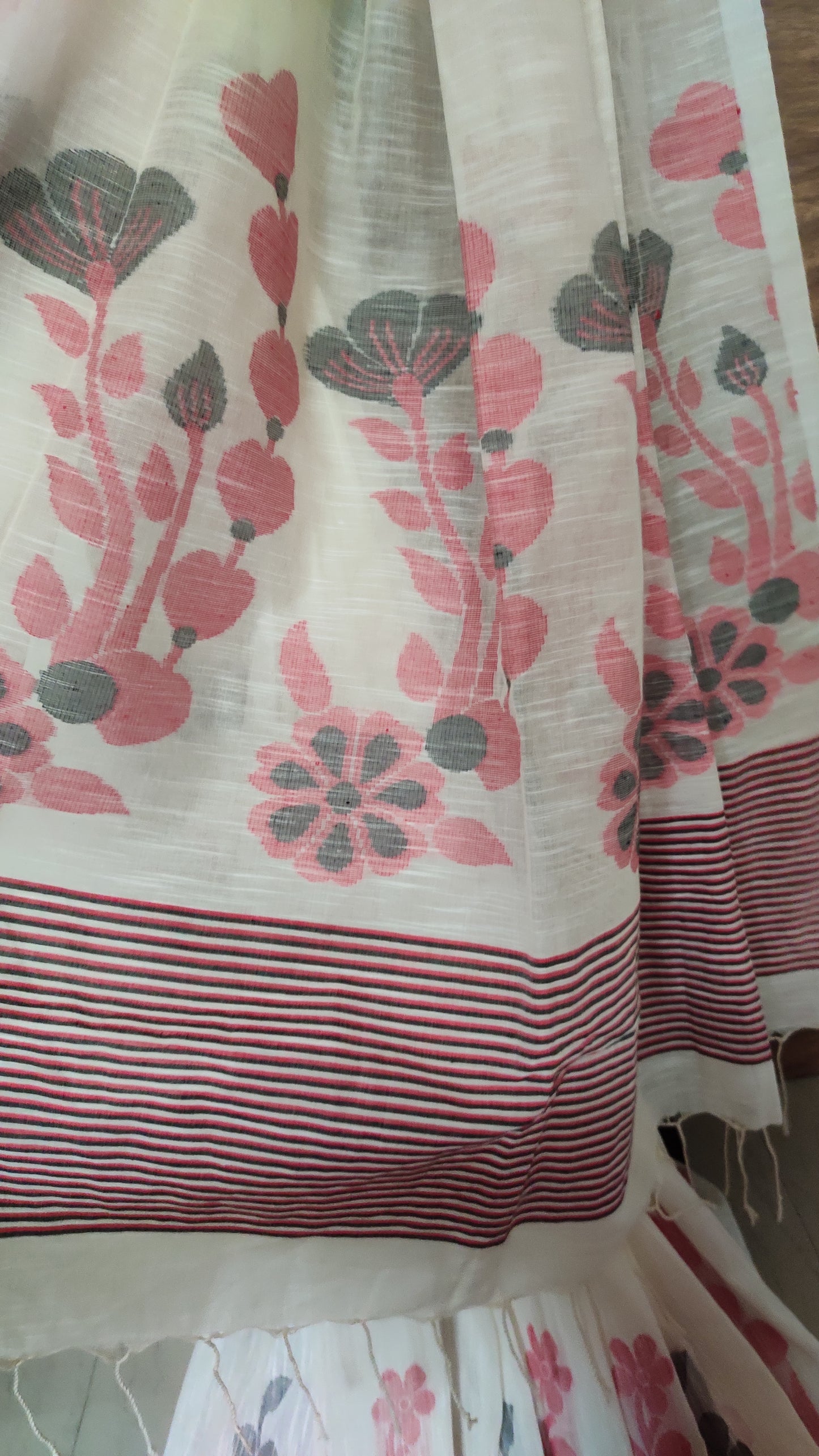 White Slab Cotton Threaded Red & Black Floral motif done border saree