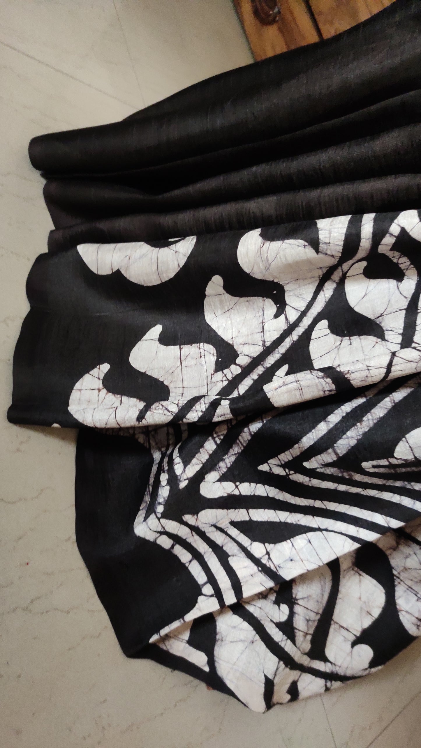 Dark Brown Hand Batik Pure Silk Saree having Plain body with kolke at Pallu & lower Pleat