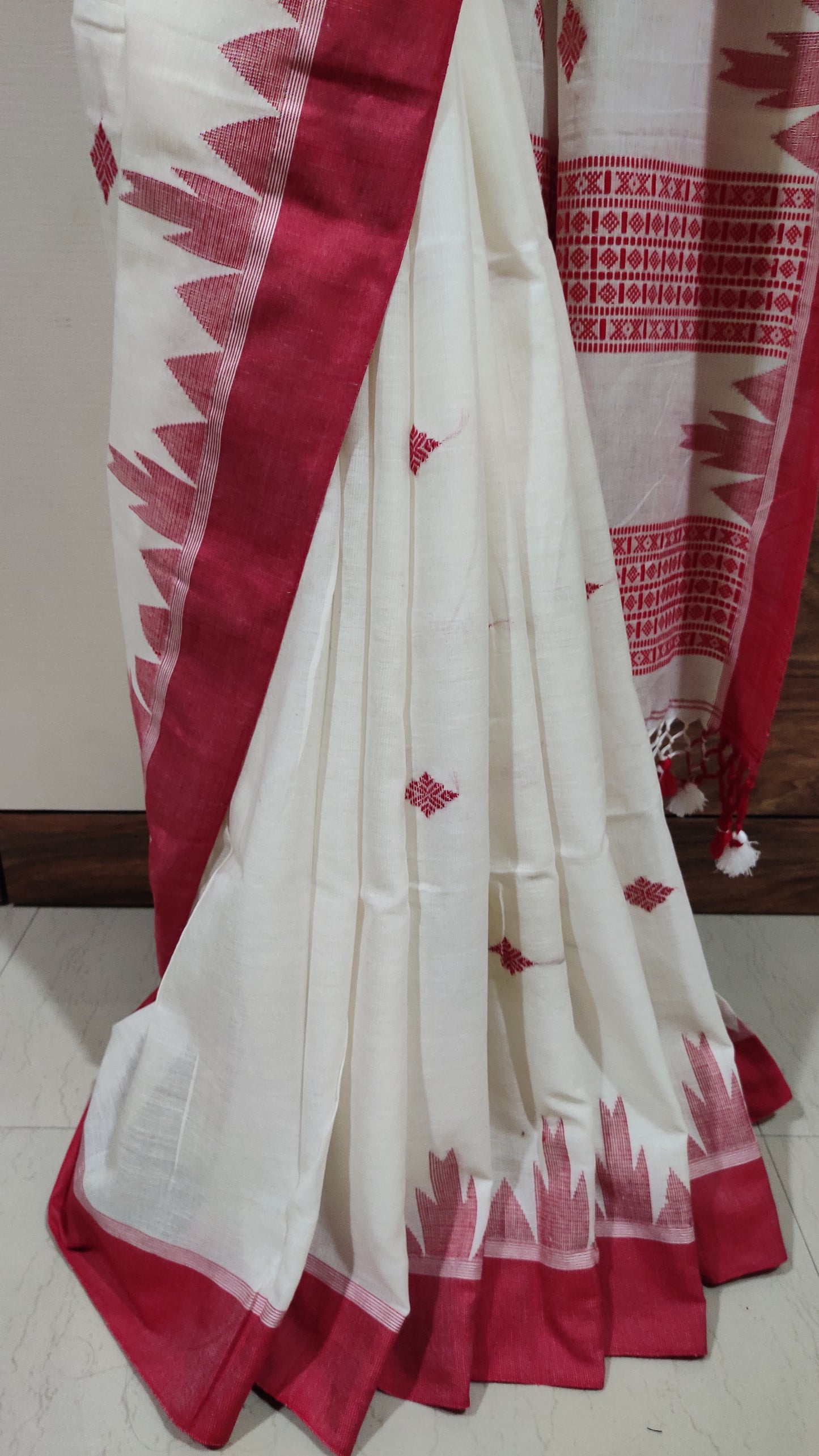 Vasudha - White Classic Cotton Saree With Red Temple Border