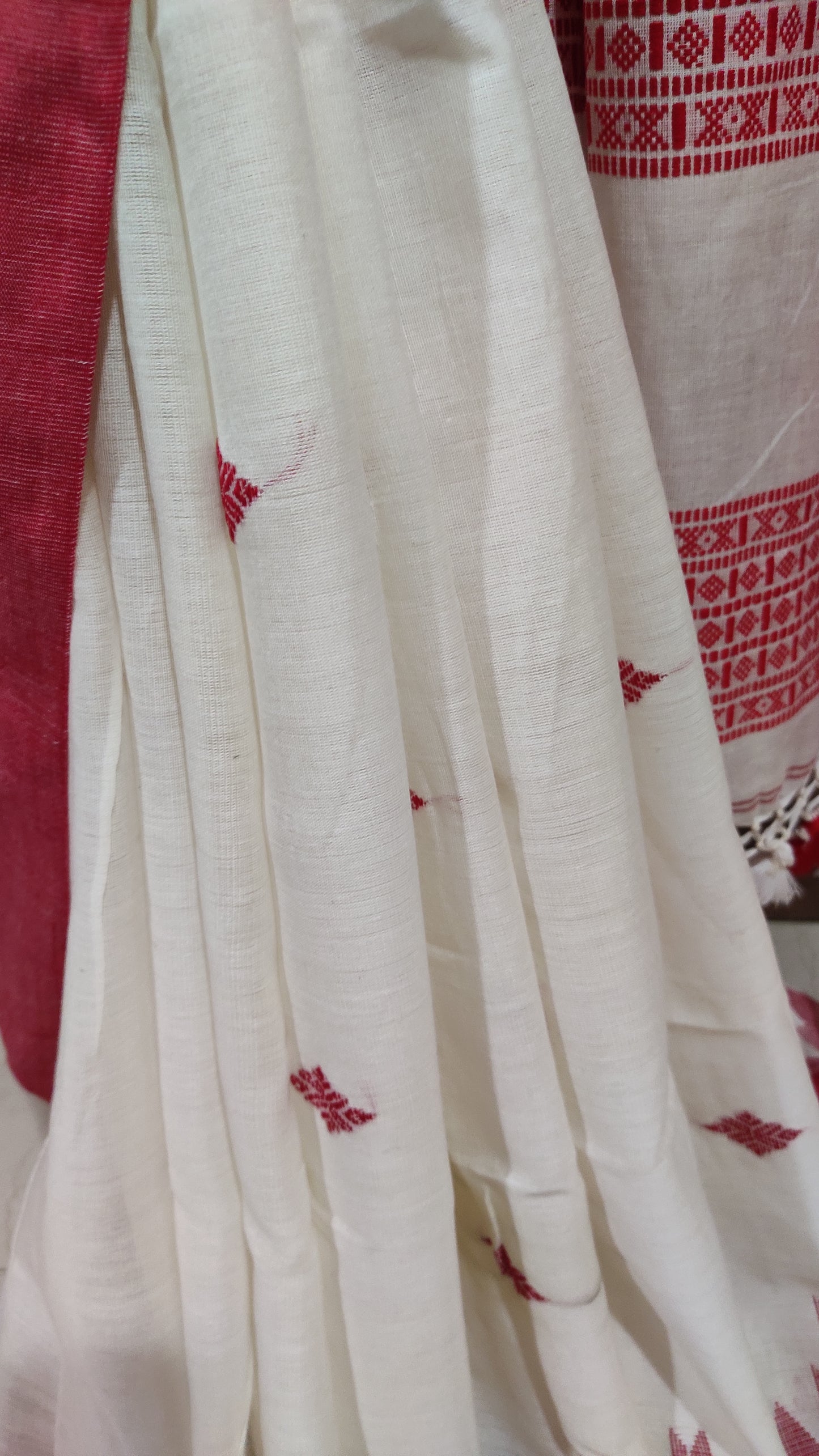 Vasudha - White Classic Cotton Saree With Red Temple Border