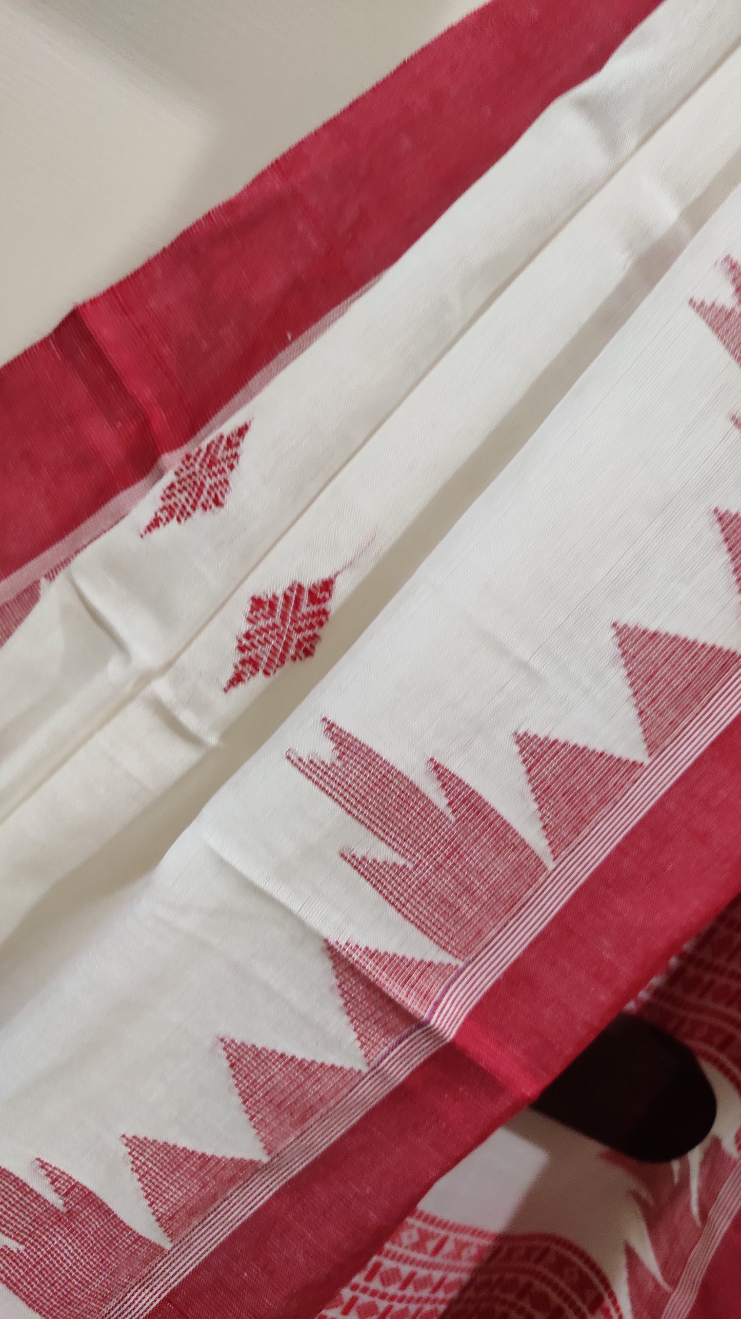 Vasudha - White Classic Cotton Saree With Red Temple Border