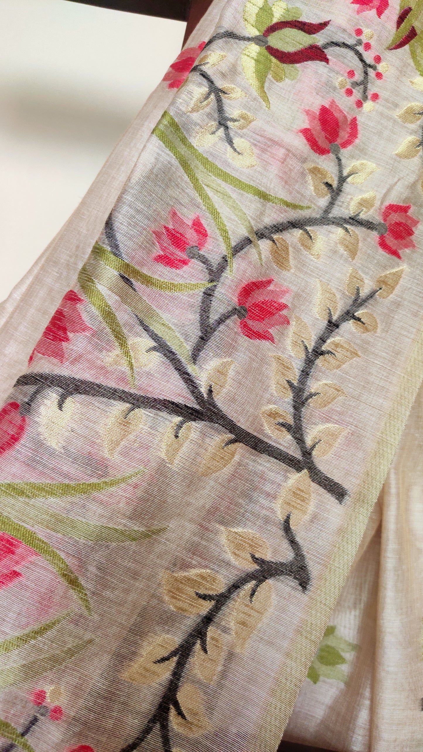 Mehendi Colour Threaded Jamdani work done Natural Shaded Tussar saree