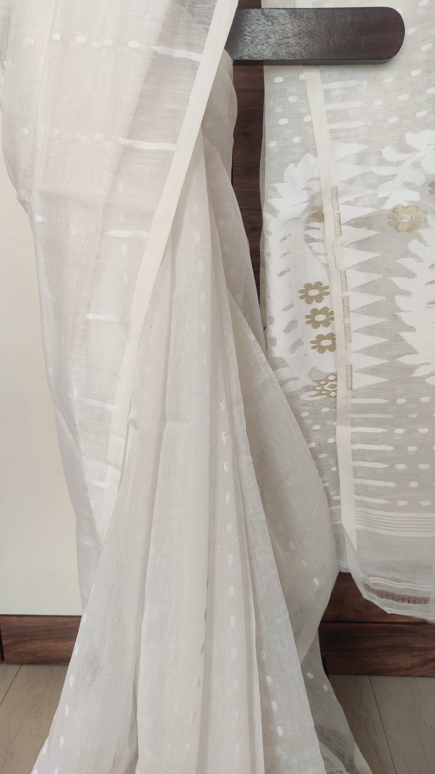 White Silk Cotton Threaded motif done Jamdani Inspired Saree