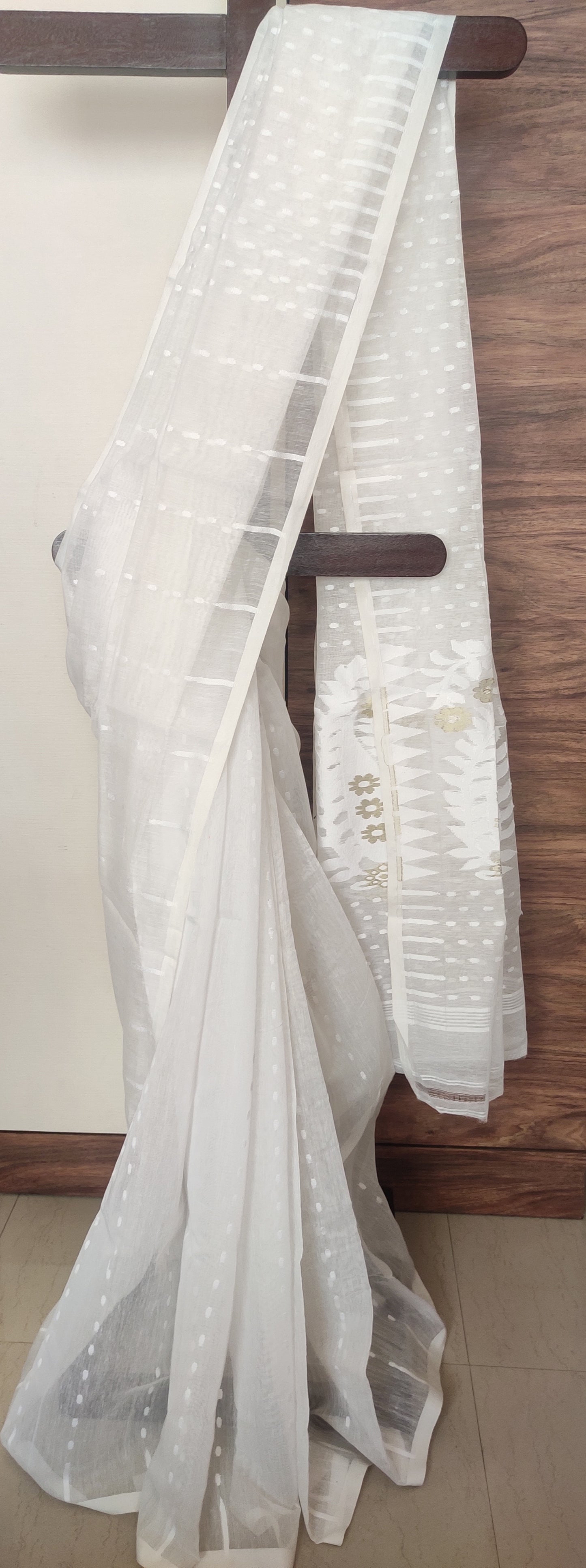 White Silk Cotton Threaded motif done Jamdani Inspired Saree