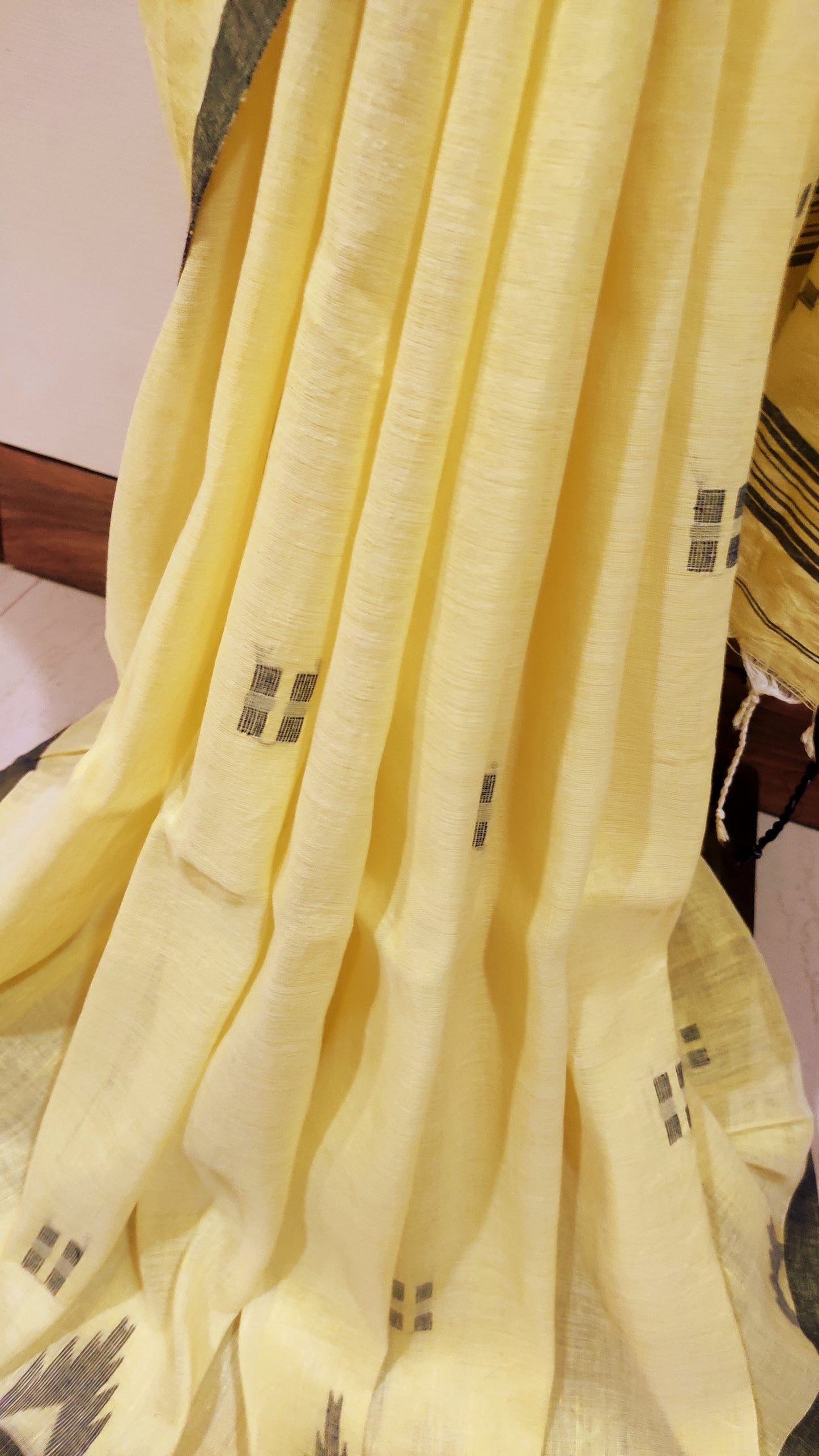 Black thread Temple work done Yellow Soft Linen Handloom Saree
