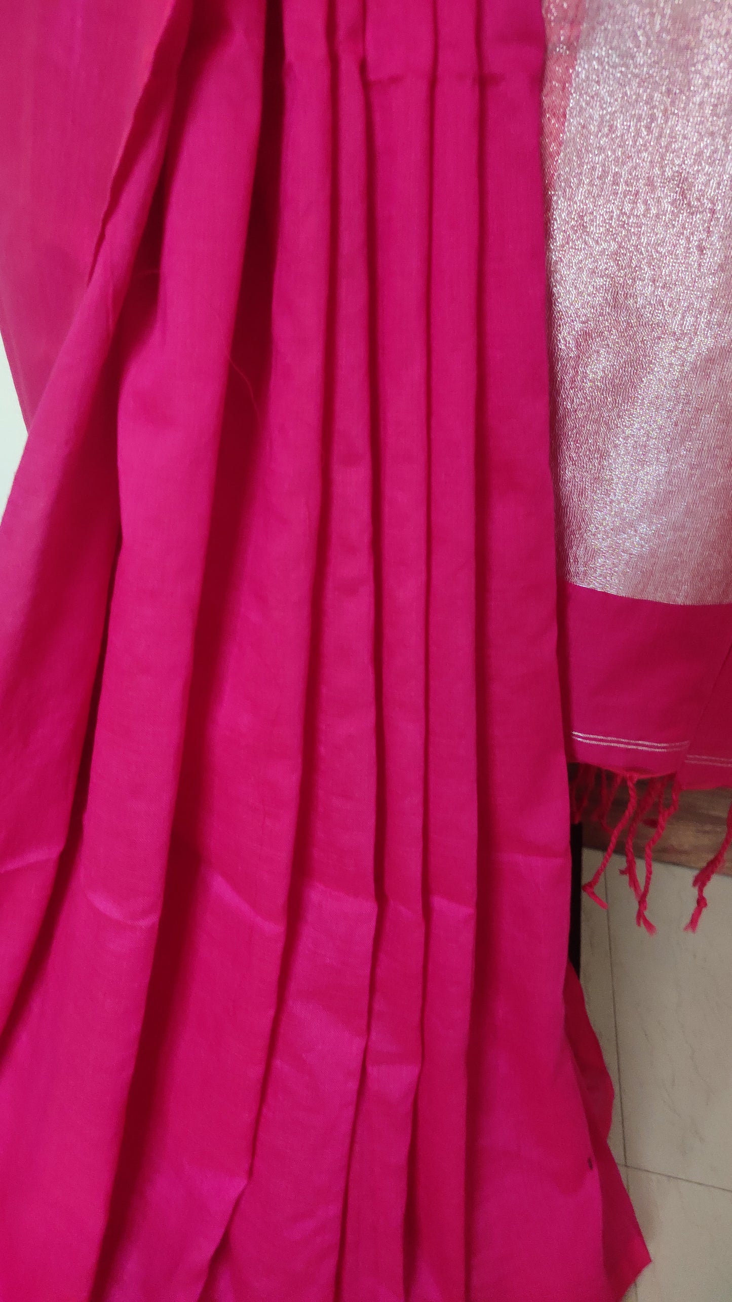 Pink Plain Body Zari Pallu Viscose Cotton Handloom Saree