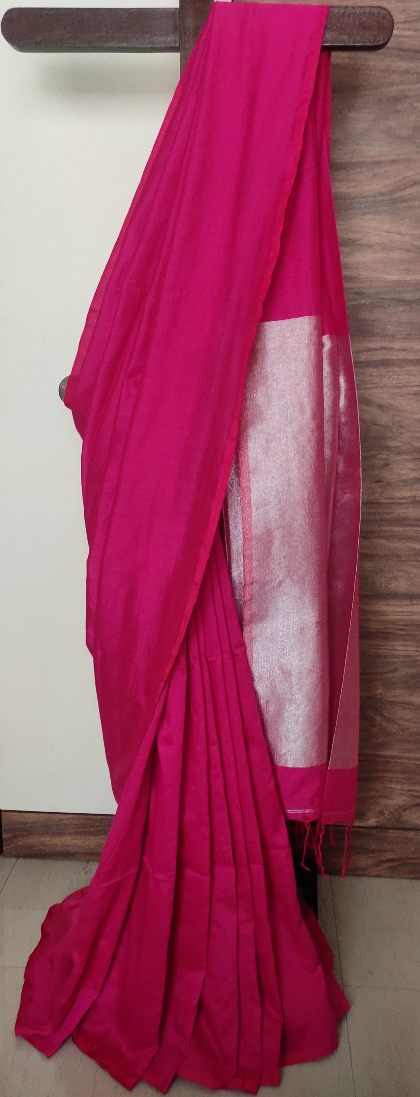 Pink Plain Body Zari Pallu Viscose Cotton Handloom Saree