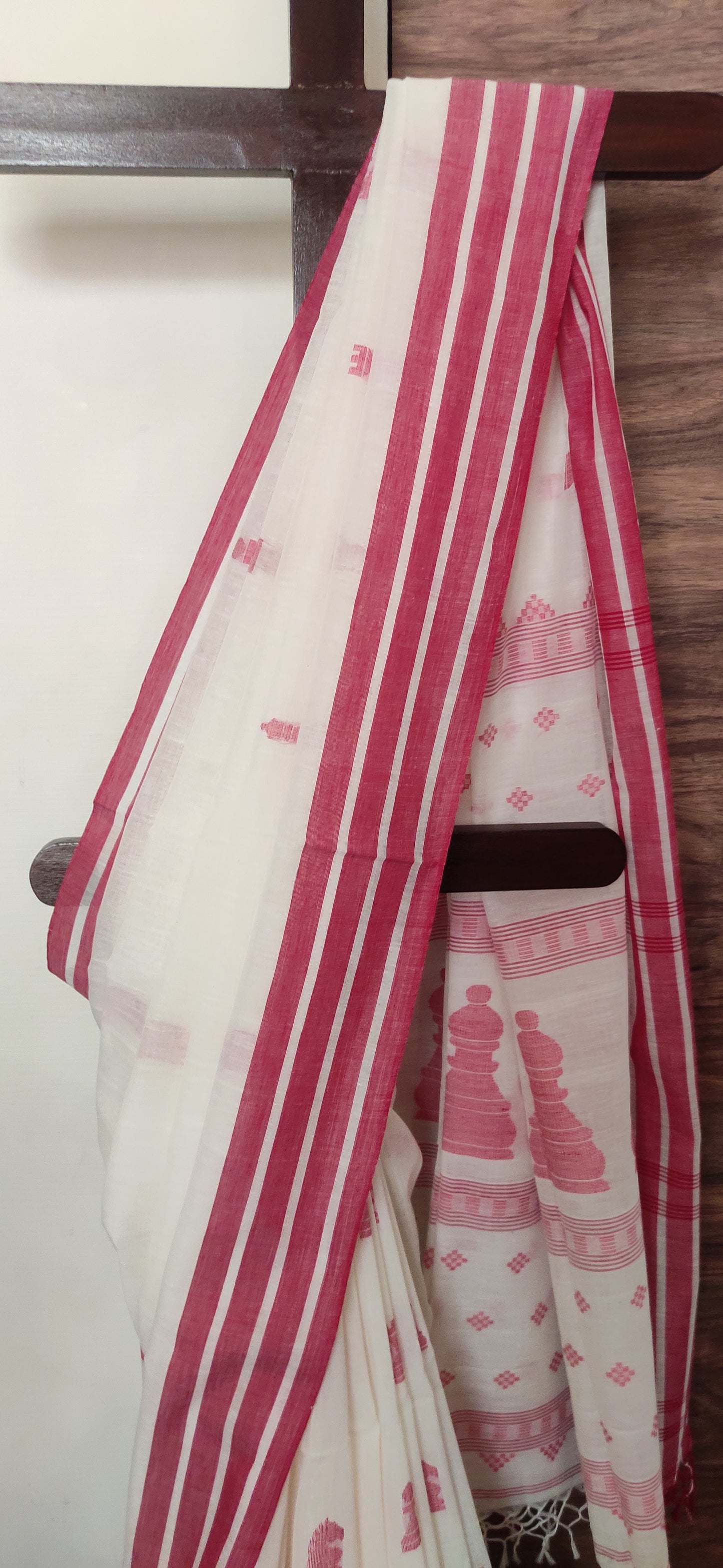 Devika – Kumkum Rekha Cotton Handloom Saree