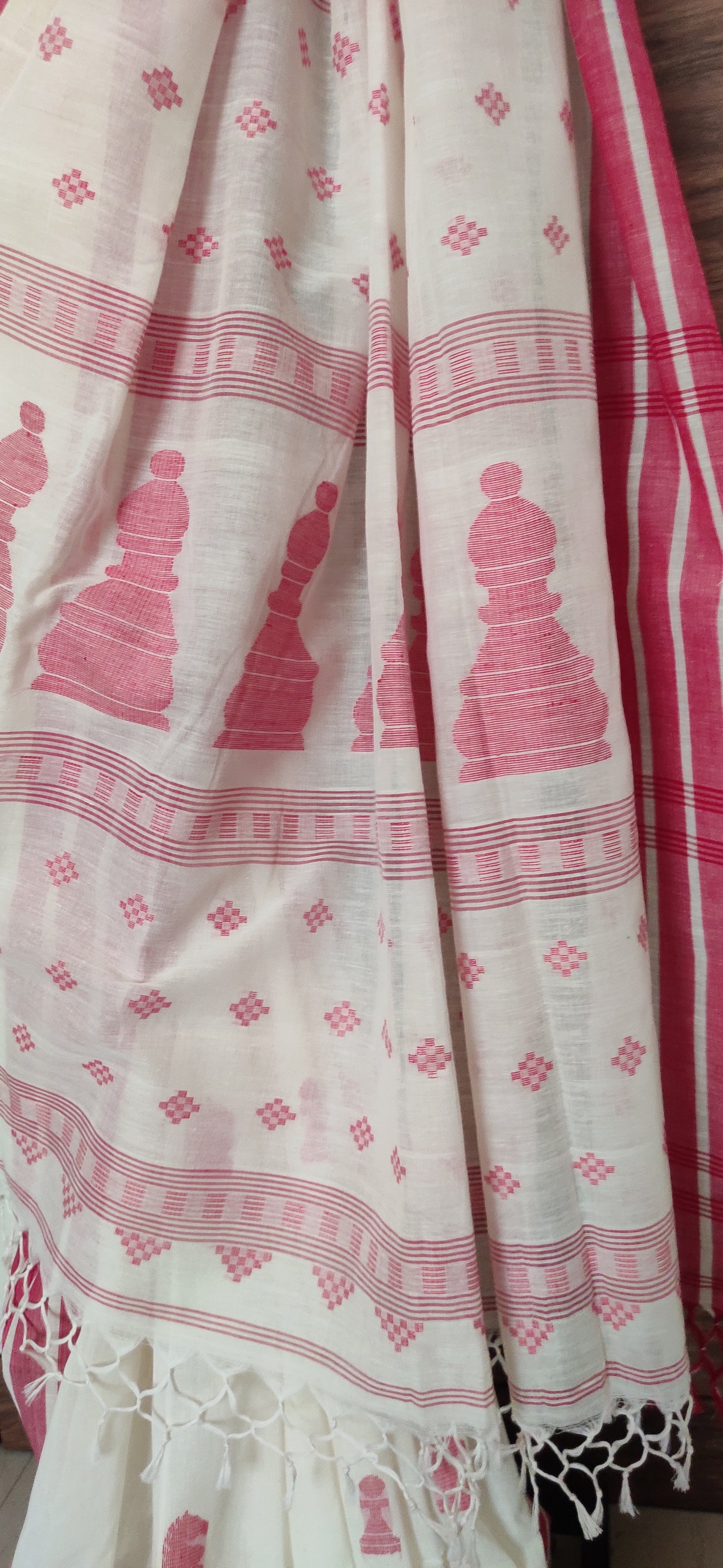 Devika – Kumkum Rekha Cotton Handloom Saree