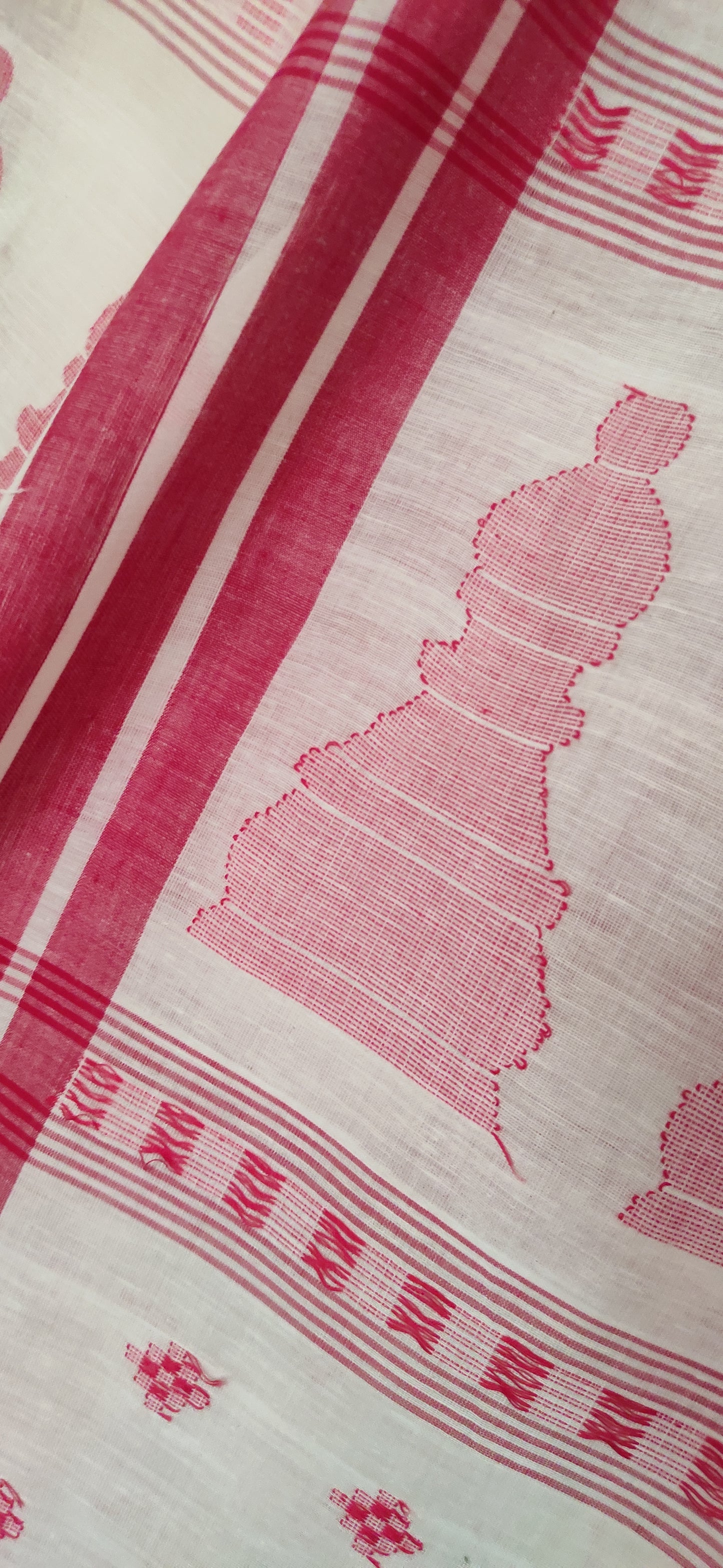 Devika – Kumkum Rekha Cotton Handloom Saree