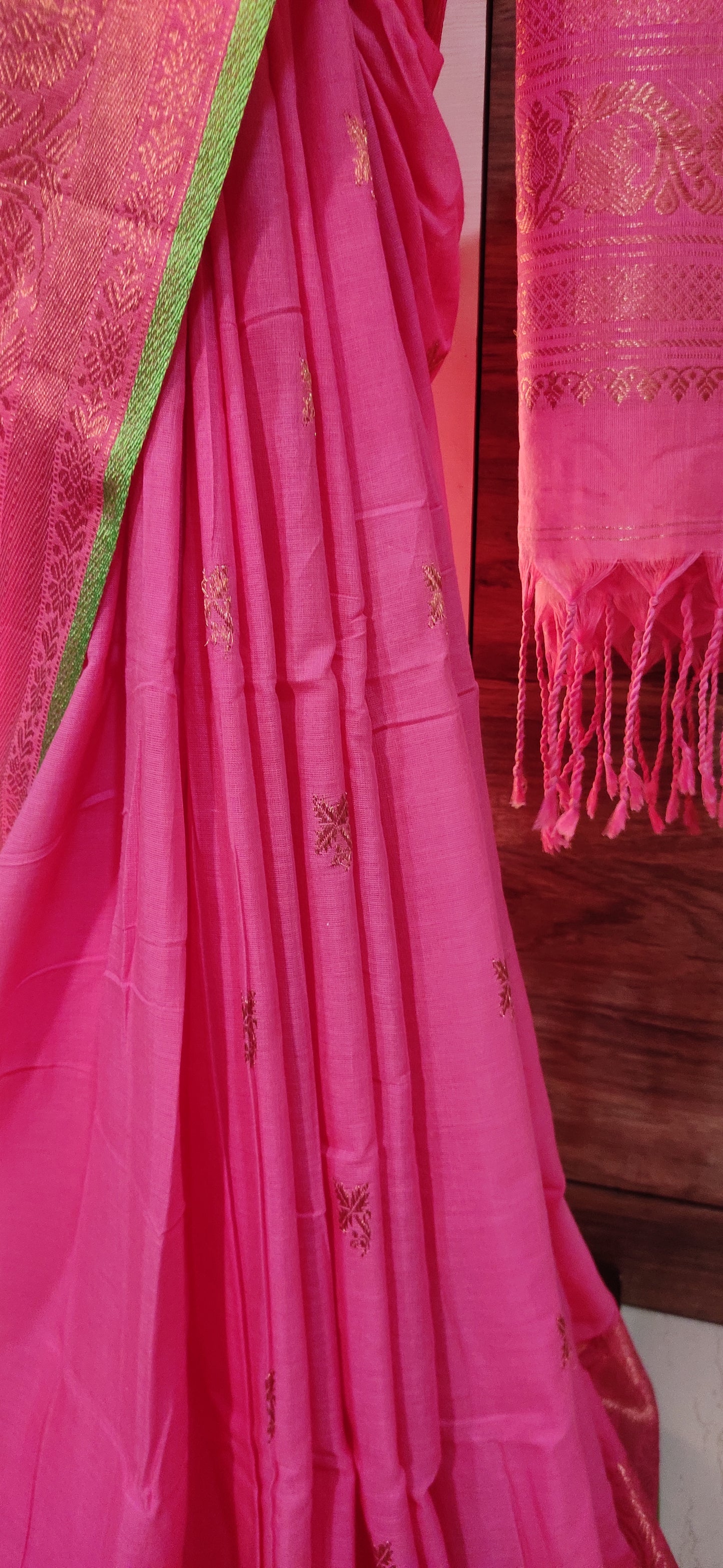 Aarohini – Reddish Pink Rich Cotton Handloom Saree