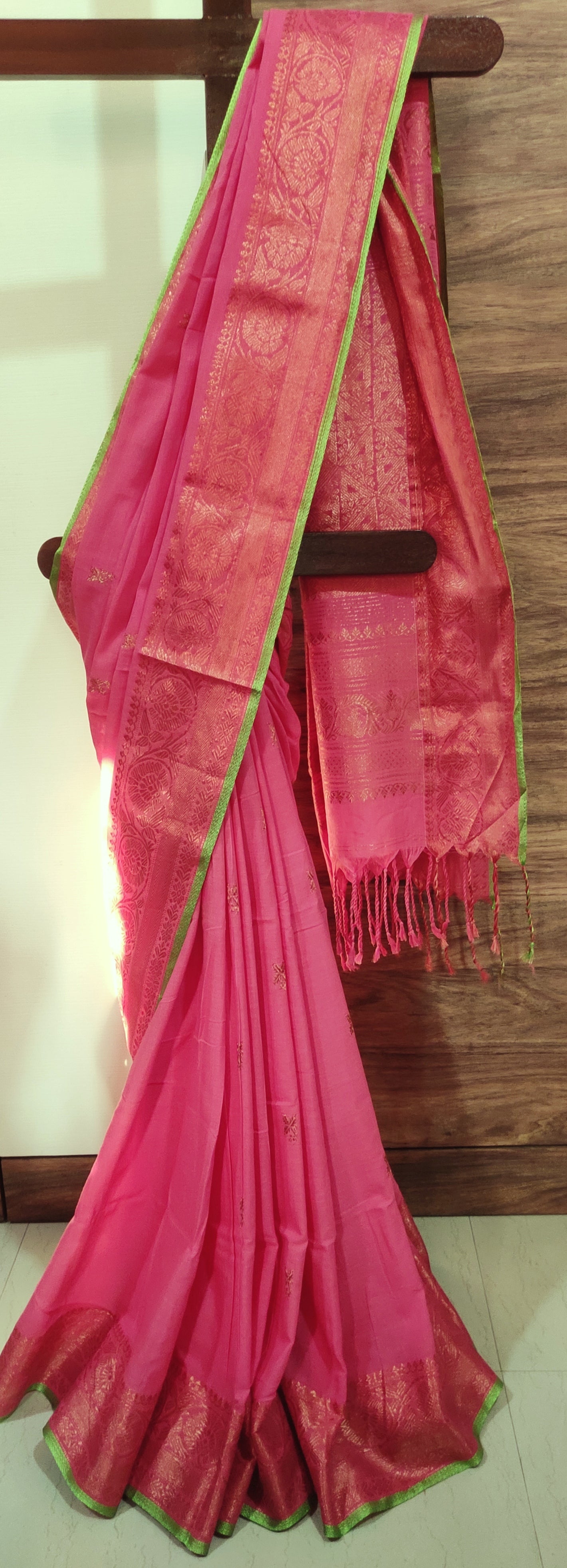 Aarohini – Reddish Pink Rich Cotton Handloom Saree