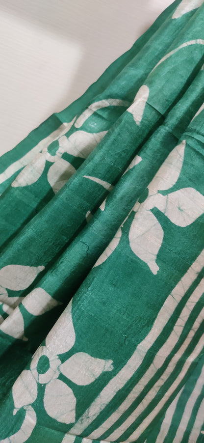 Green Siuli Phool Hand Batik Pure Silk Saree