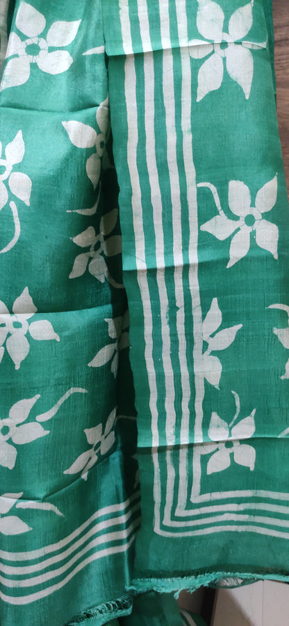 Green Siuli Phool Hand Batik Pure Silk Saree