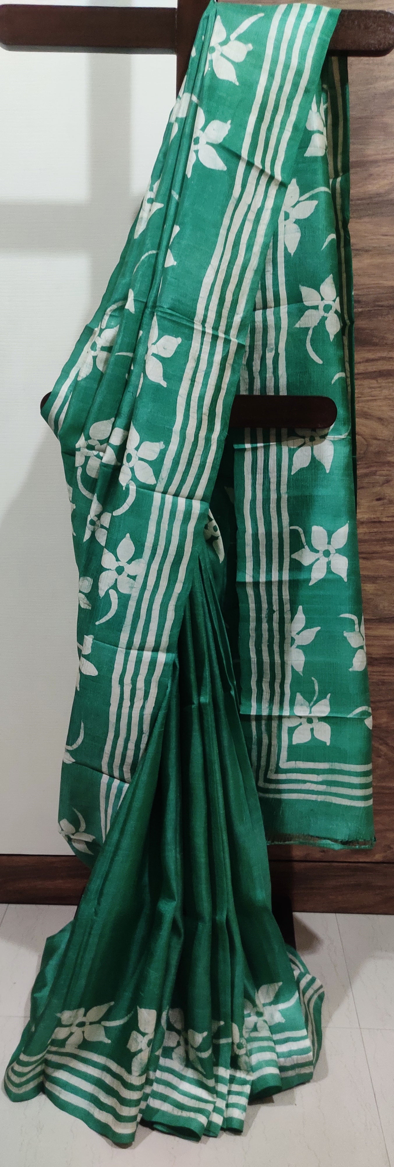 Green Siuli Phool Hand Batik Pure Silk Saree