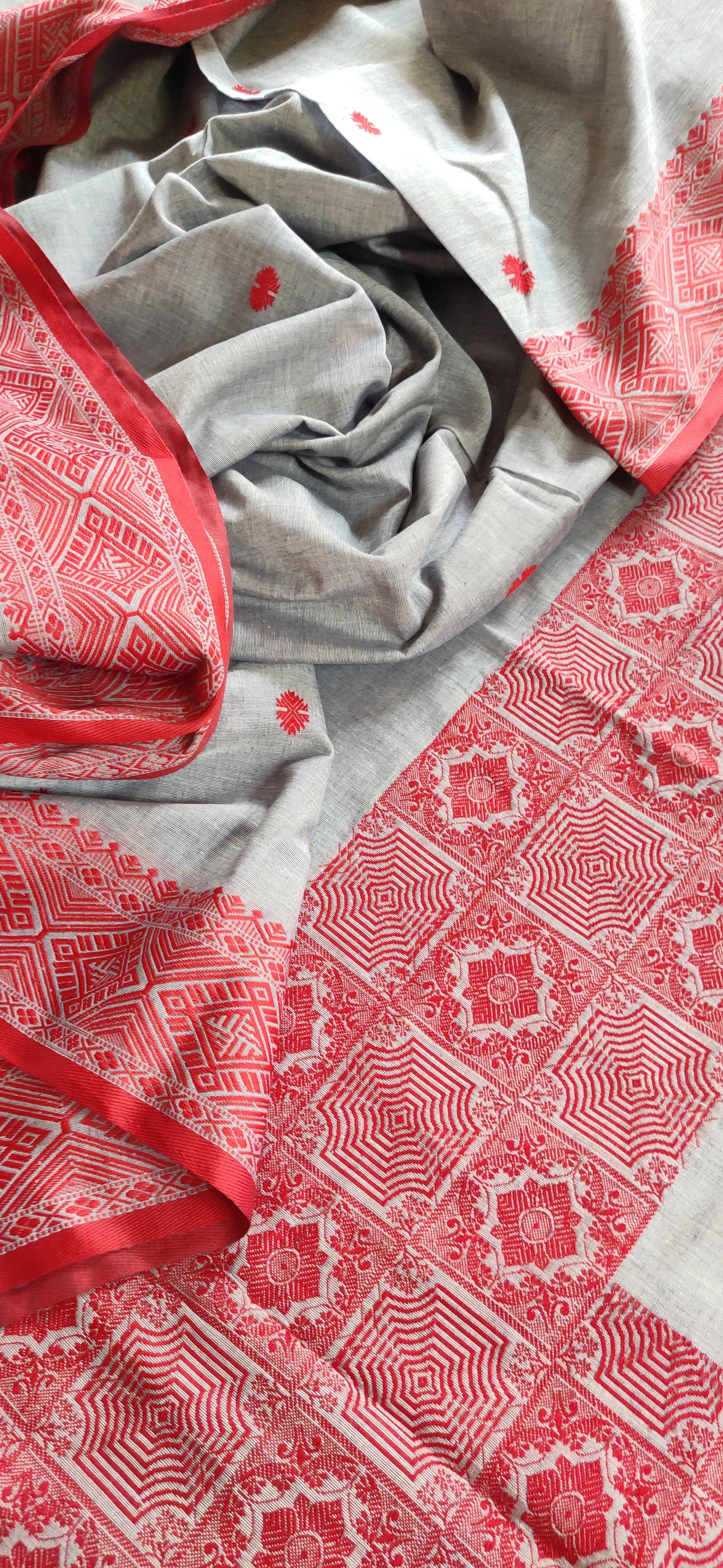 Nirja – Grey Pure Cotton Saree