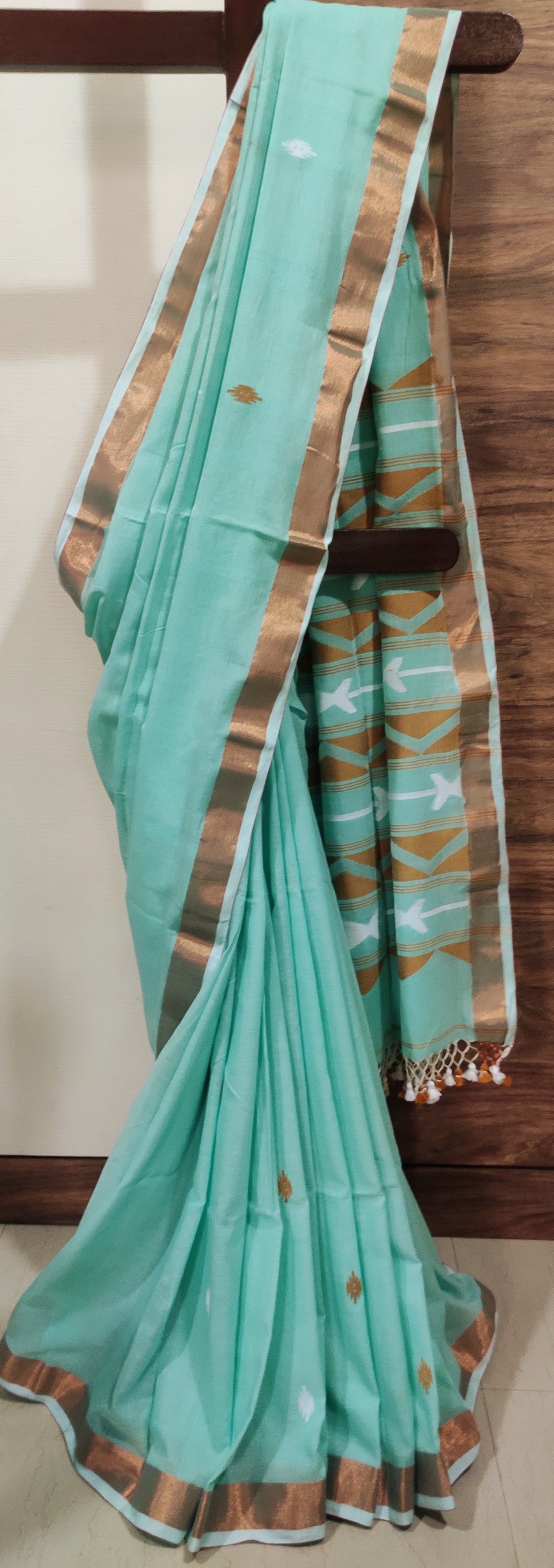 Anvika – Mint Zari Glow Cotton Handloom Saree
