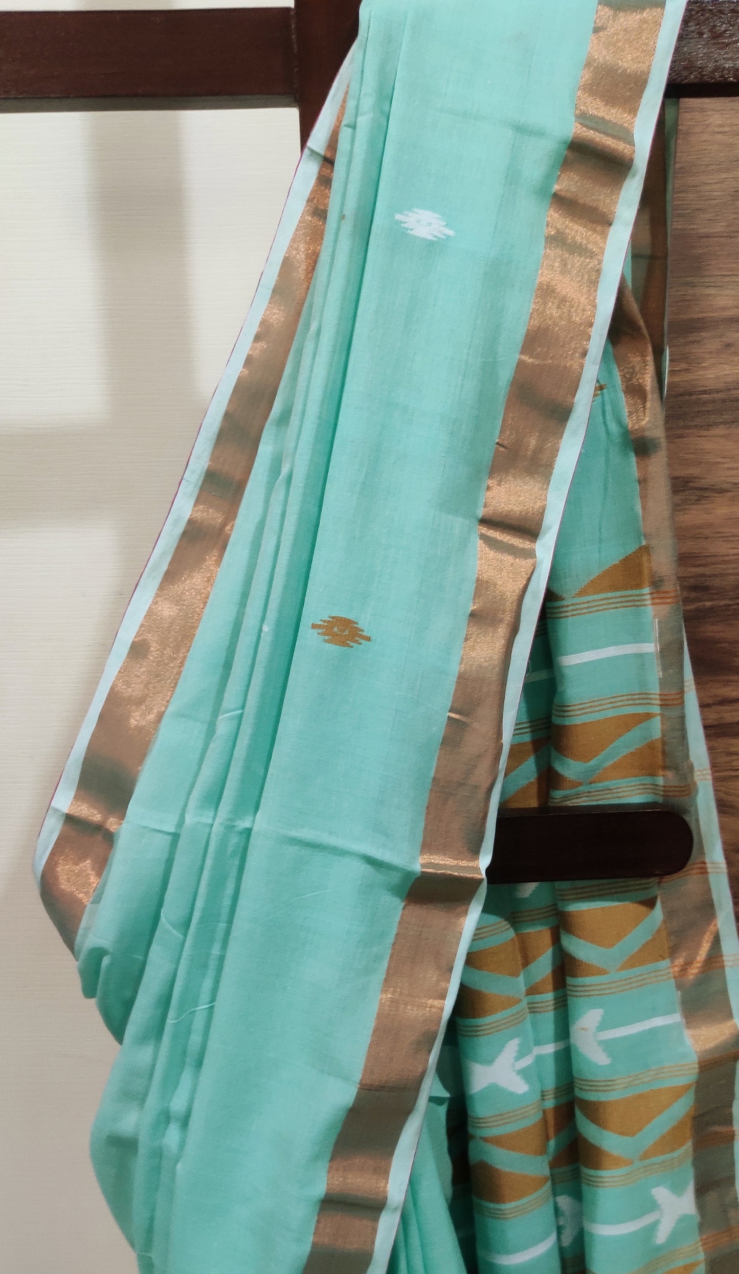 Anvika – Mint Zari Glow Cotton Handloom Saree