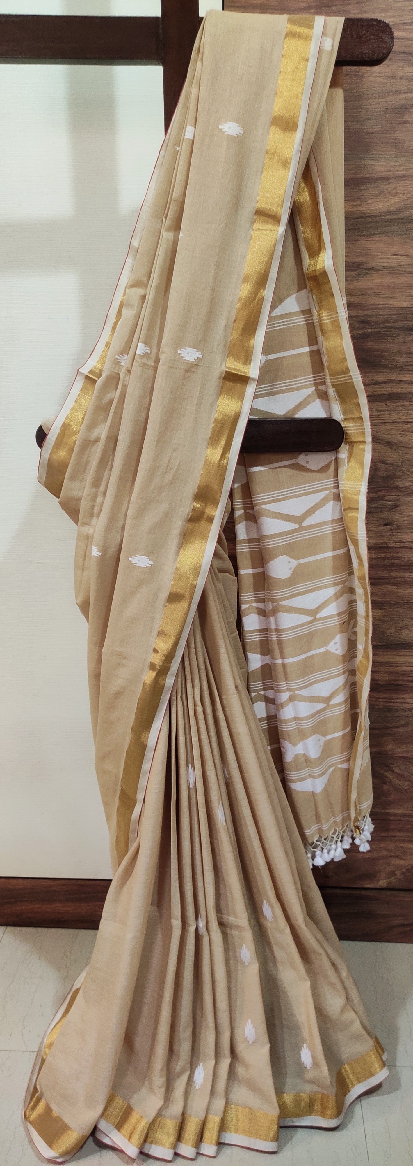 Anvika – Sandal Gold Classic Cotton Handloom Saree