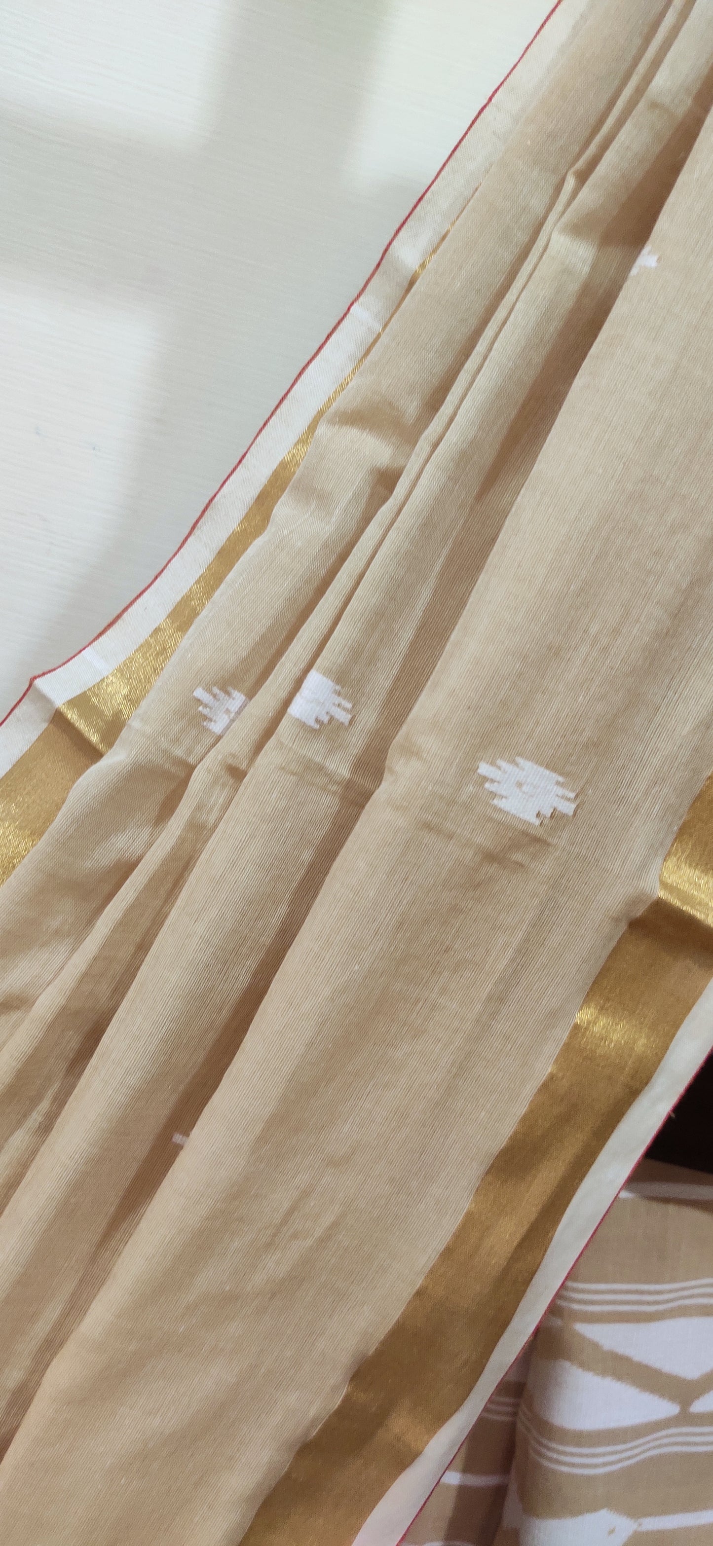 Anvika – Sandal Gold Classic Cotton Handloom Saree