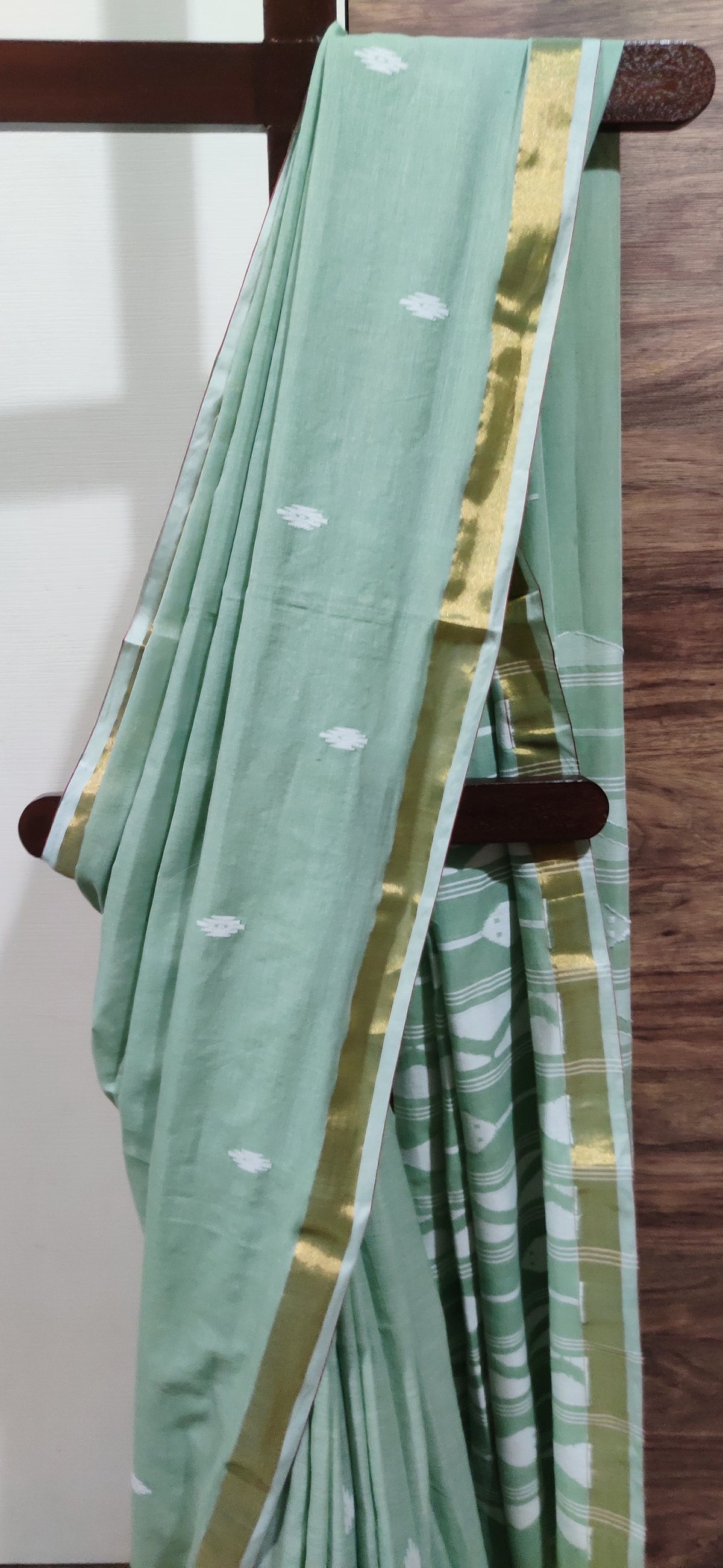 Anvika – Sage Green Cotton Handloom Saree