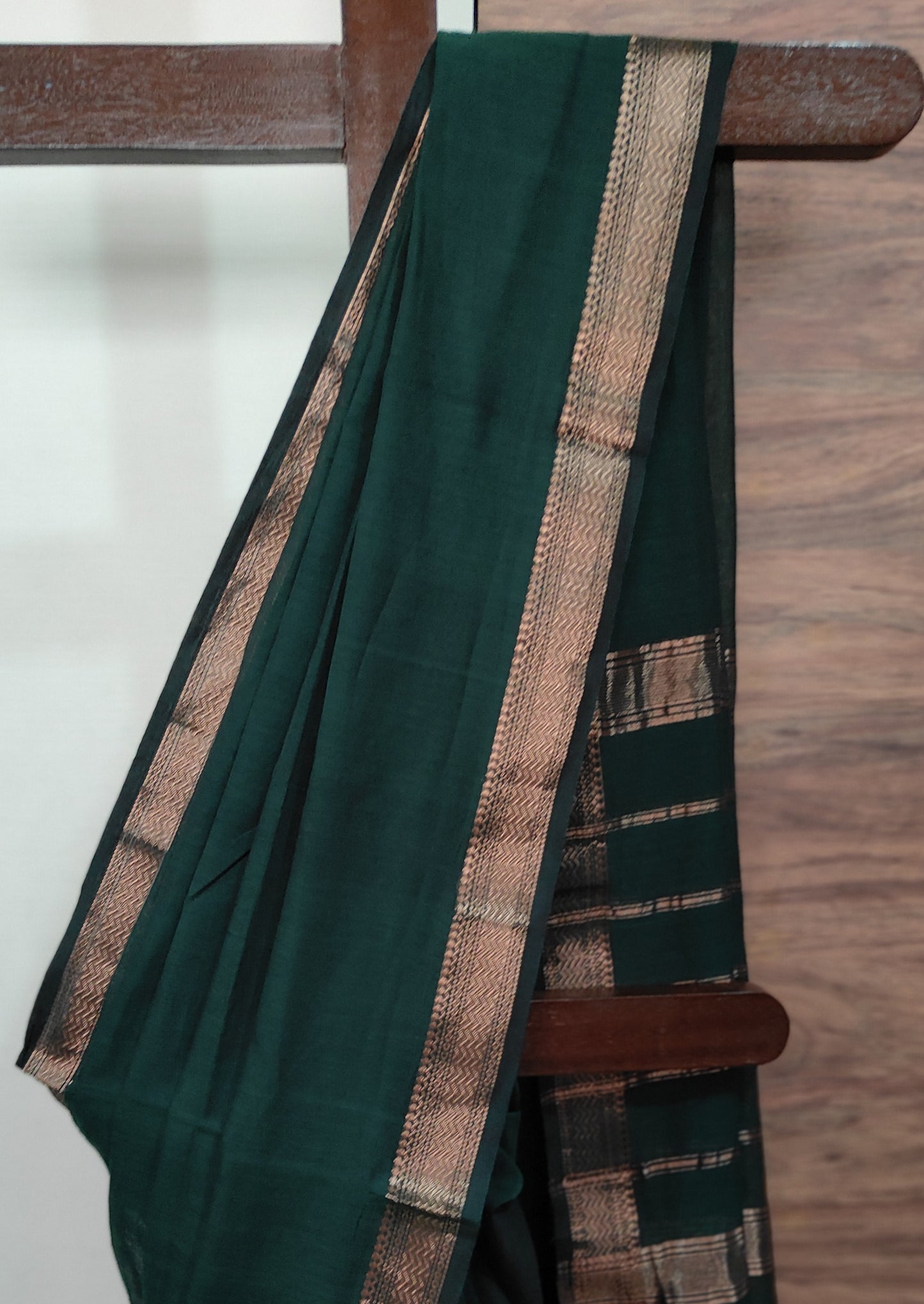 Thin Traditional Zari Border Bottle Green Cotton handloom Saree