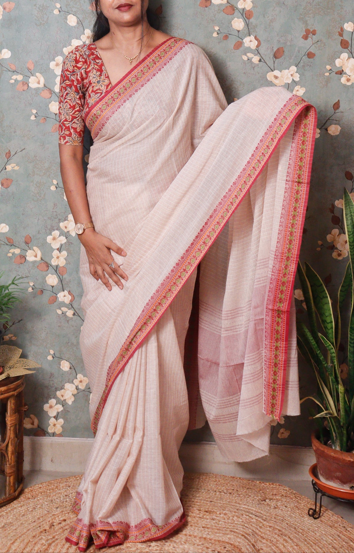 Charulata – Komolini