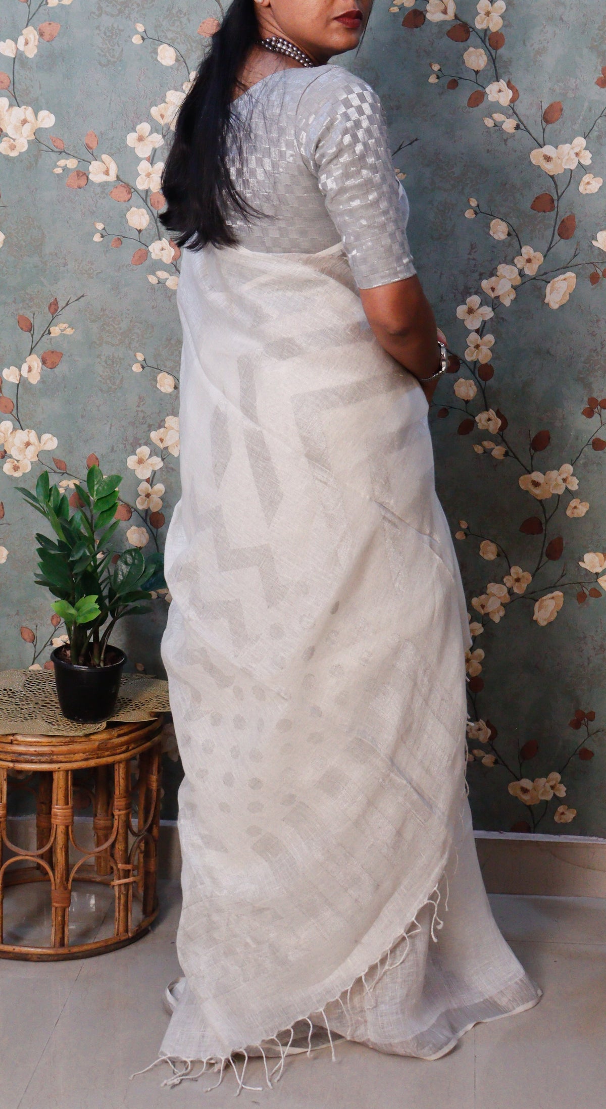 Rishika – Pearl White