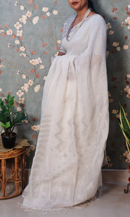 Rishika – Pearl White