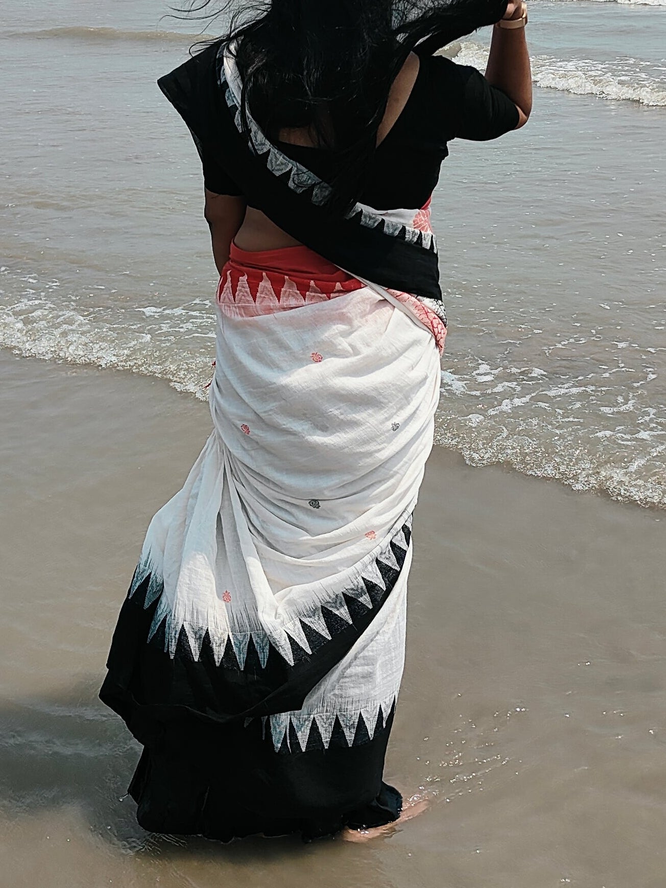 Ishira – Off White Fine Cotton Saree
