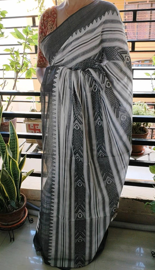 White Korke Dure Black Threaded Fish motif done Saree