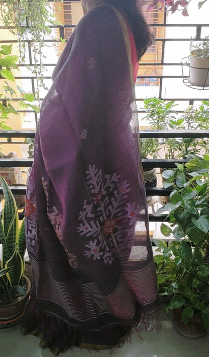 Soft Handloom Violet shaded Linen saree Having Silver Zari Motif Done