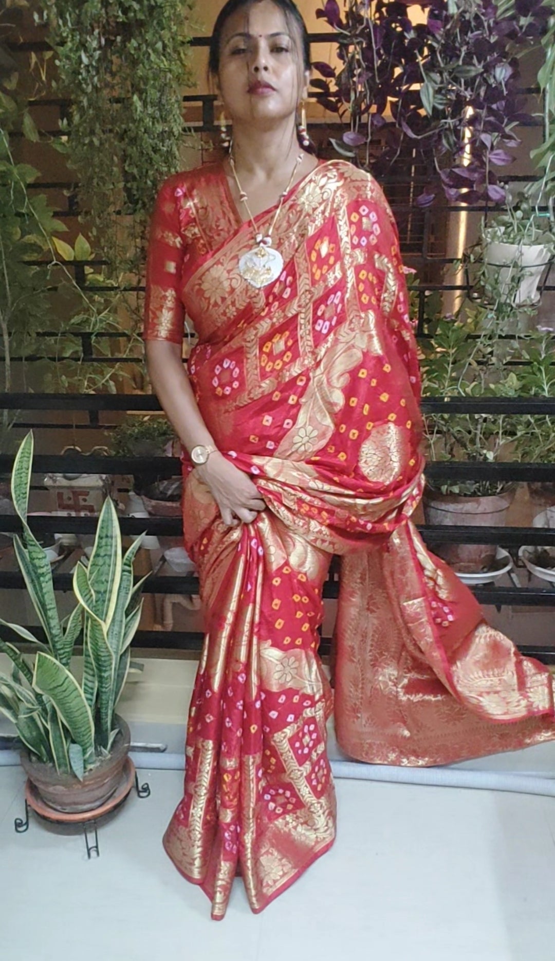 Handmade Gatt Chola Bandhani Banarasi Saree - Red