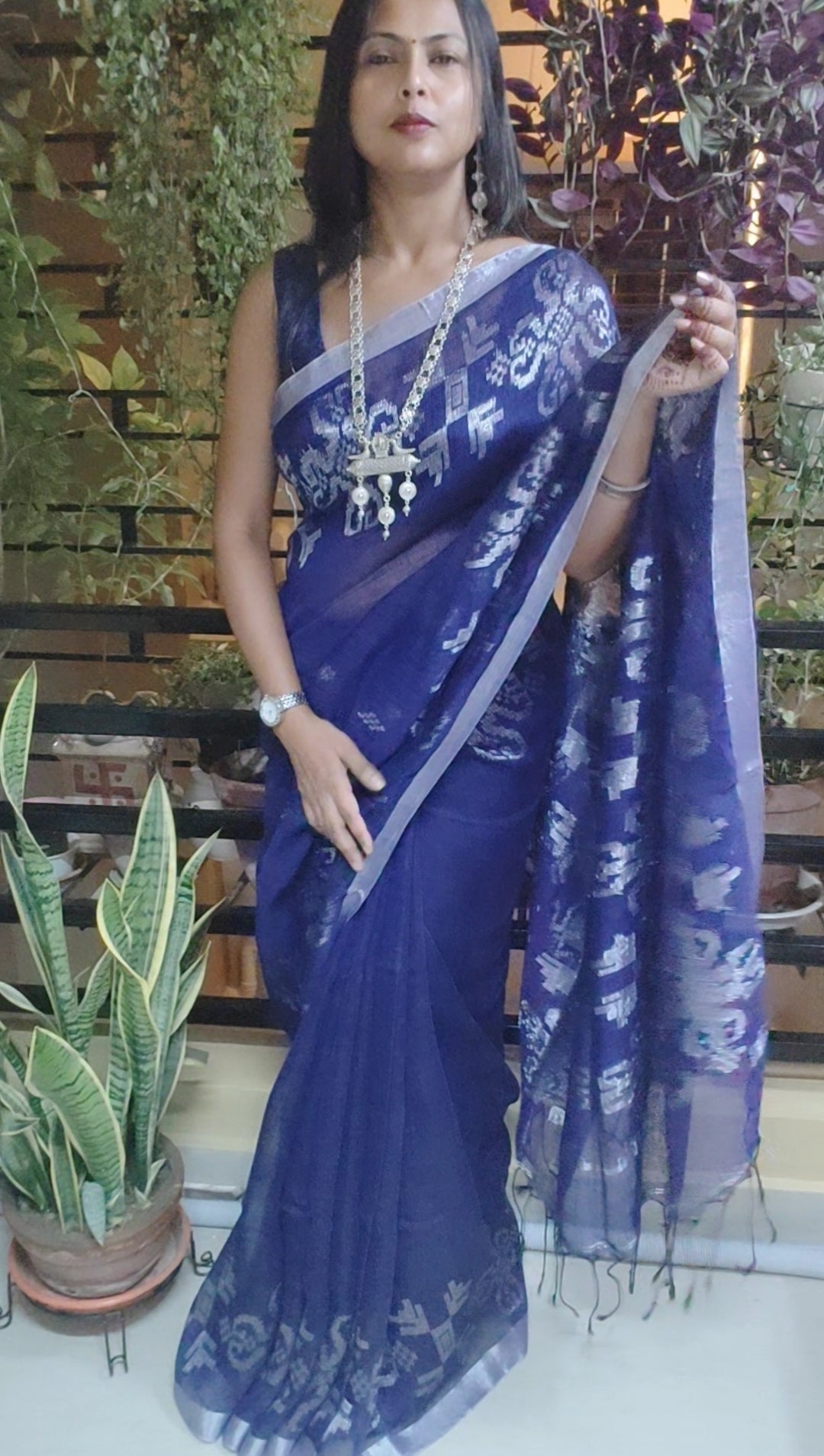 Navy Blue With Silver Zari Worked Beautiful Linen Handloom Saree