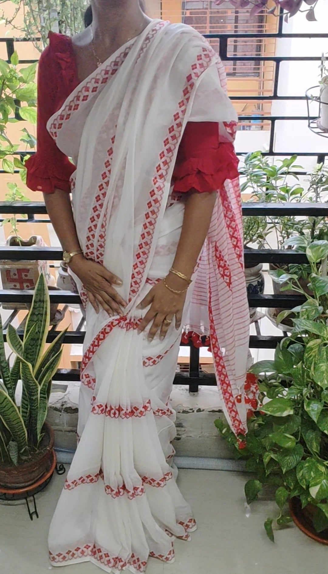 Red thread work done White fine Mulmul Cotton Handloom Saree