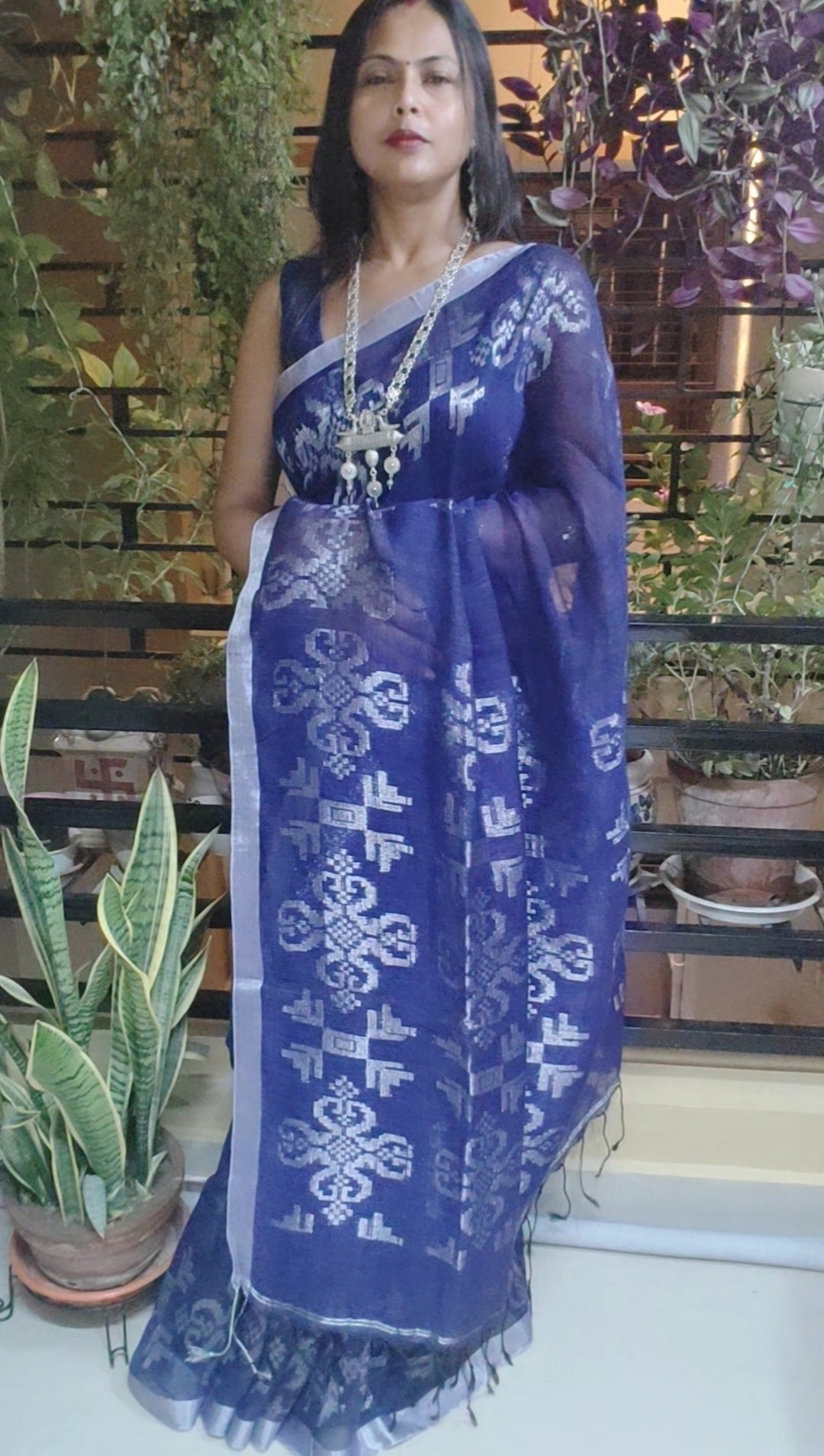 Navy Blue With Silver Zari Worked Beautiful Linen Handloom Saree