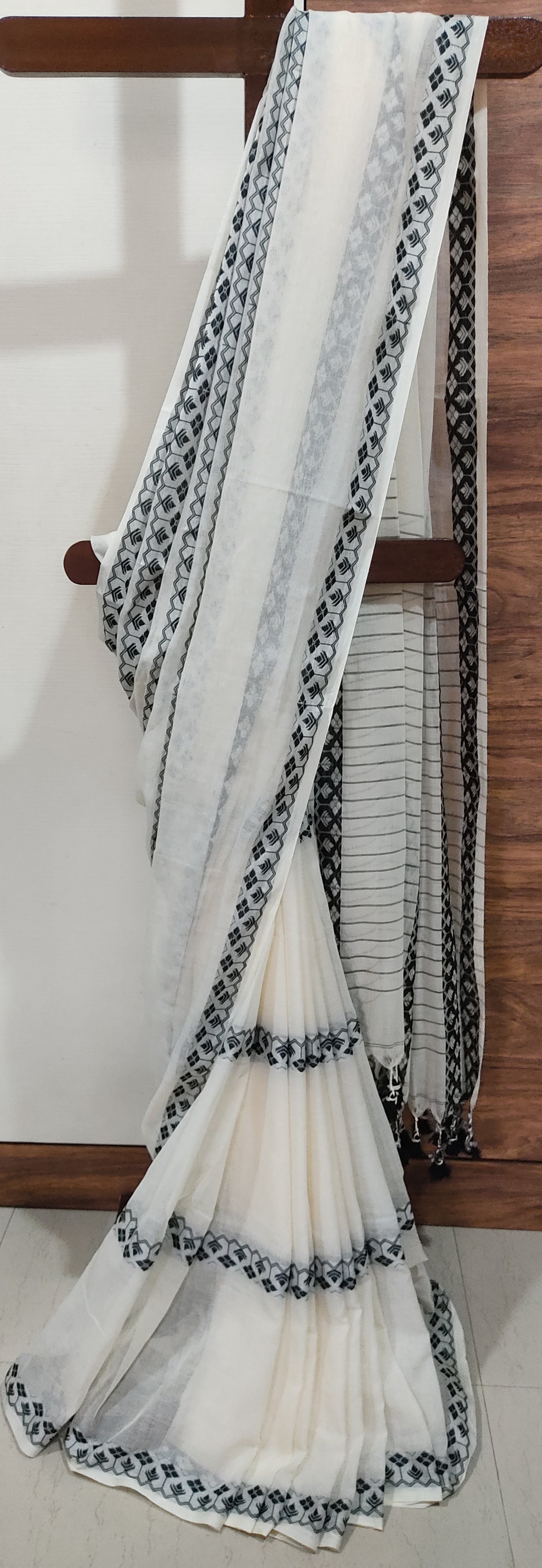 Black thread work done White fine Mulmul Cotton Handloom Saree