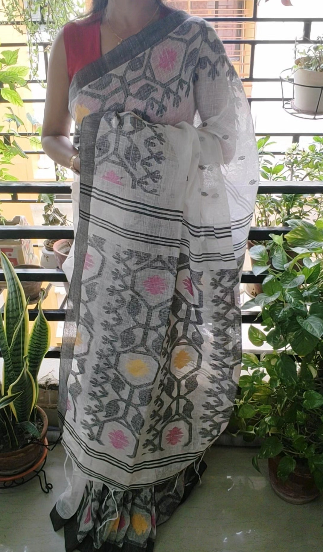 White Base With Black Thread Worked Linen Handloom Saree