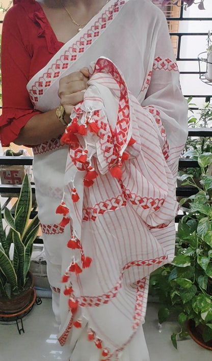 Red thread work done White fine Mulmul Cotton Handloom Saree