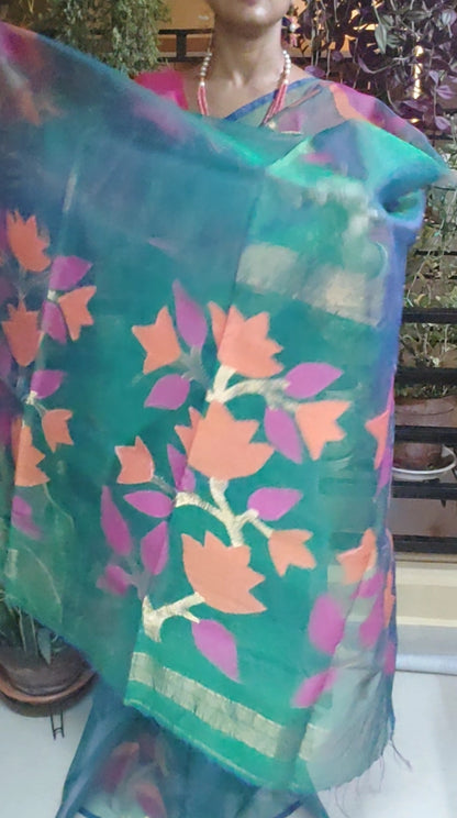 Dual shaded peacock green soft muslin handwoven jamdani